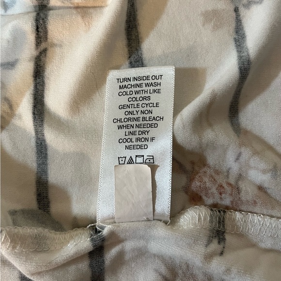 Maurices plus size 2X tee - Picture 5 of 5